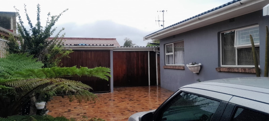4 Bedroom Property for Sale in Gordon Strand Estate Western Cape